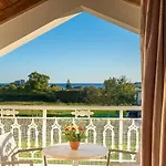 Antonis Pool Bar Hotel 3*