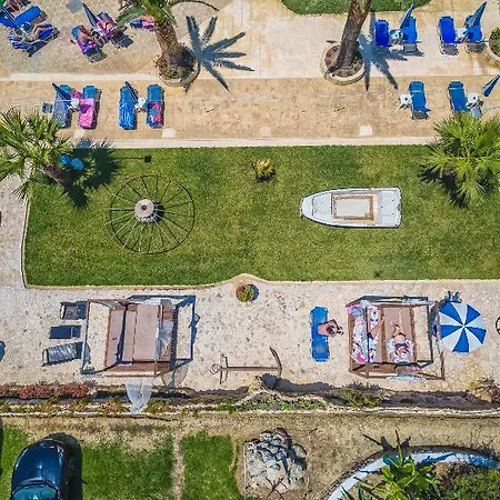 Hotell Antonis Pool Bar 3*