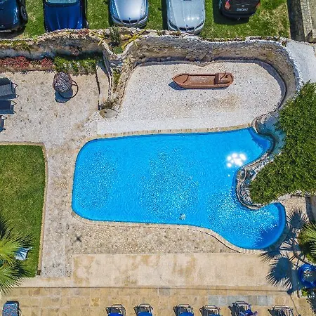 ホテル Antonis Pool Bar Kalamákion