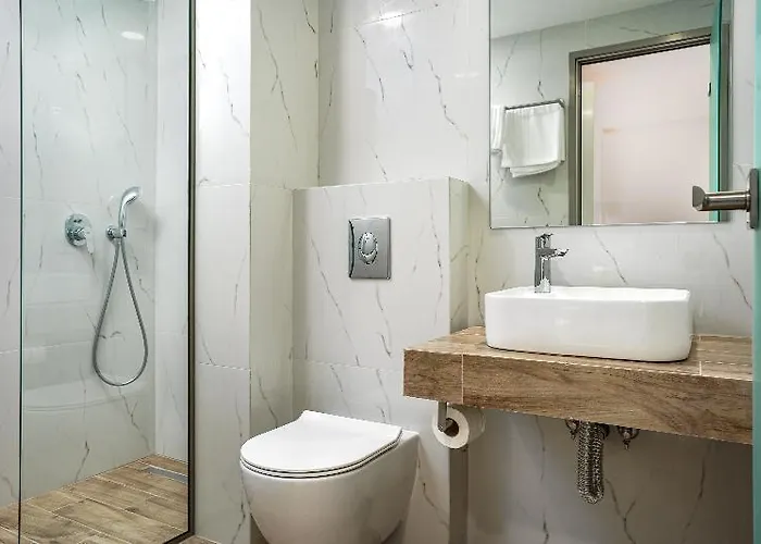 Antonis Pool Bar Hotel