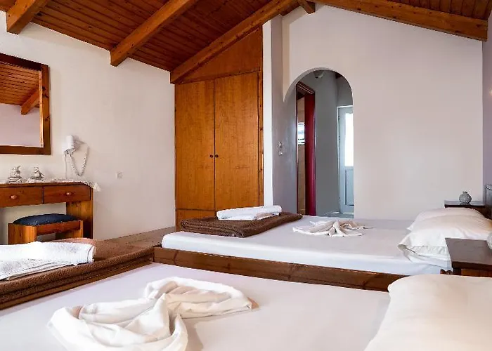 Antonis Pool Bar Hotel