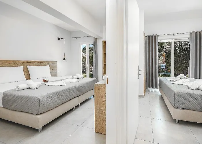 Antonis Pool Bar Hotel 3*