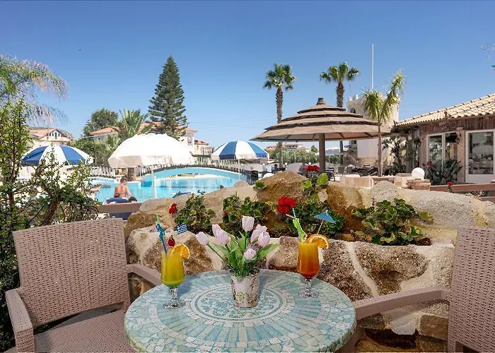 Antonis Pool Bar 3* Kalamákion