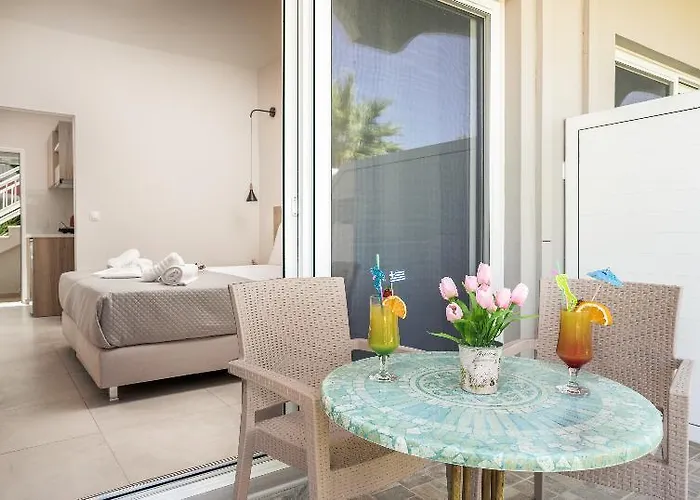 Hotel Antonis Pool Bar 3*