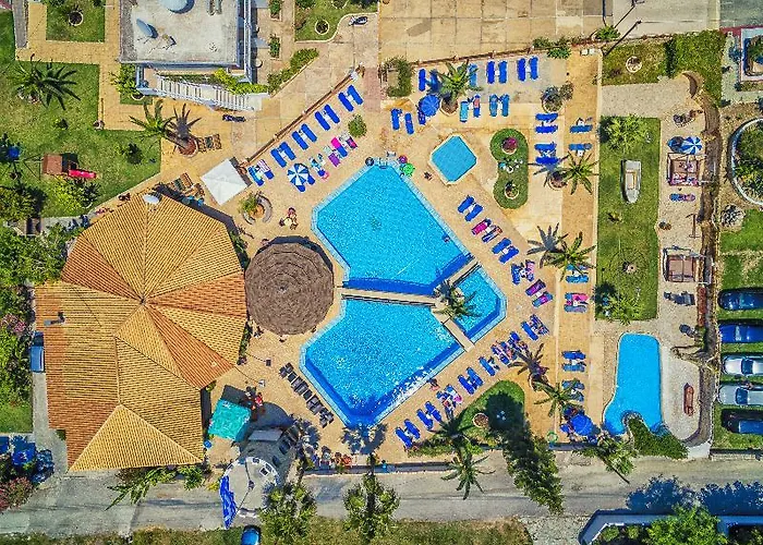 Antonis Pool Bar Отель