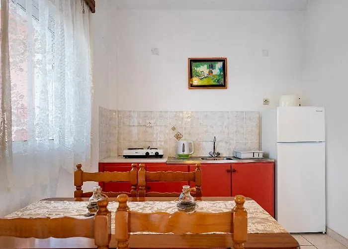 Antonis Pool Bar Каламакион